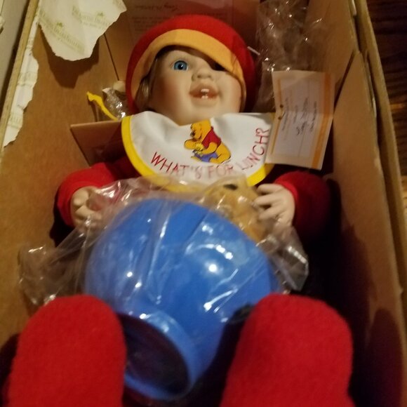 3 poohs from the Ashton-Drake Galleries - Picture 5 of 10